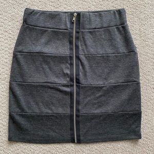 LIKE NEW Poetry Dark Gray Stretch Bandage Mini Skirt w/ Zipper – Size Small